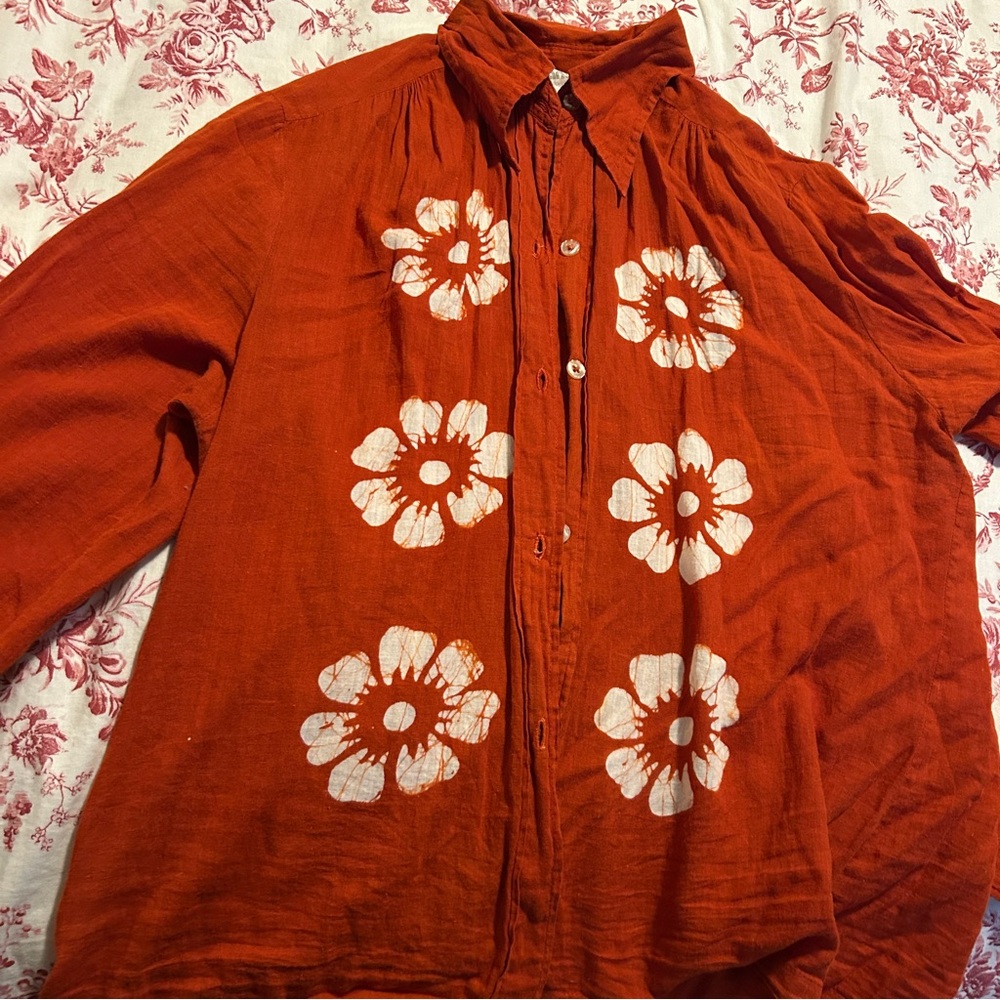 Vintage Rust Orange Beachy Button-Up Shirt with White Floral Prints